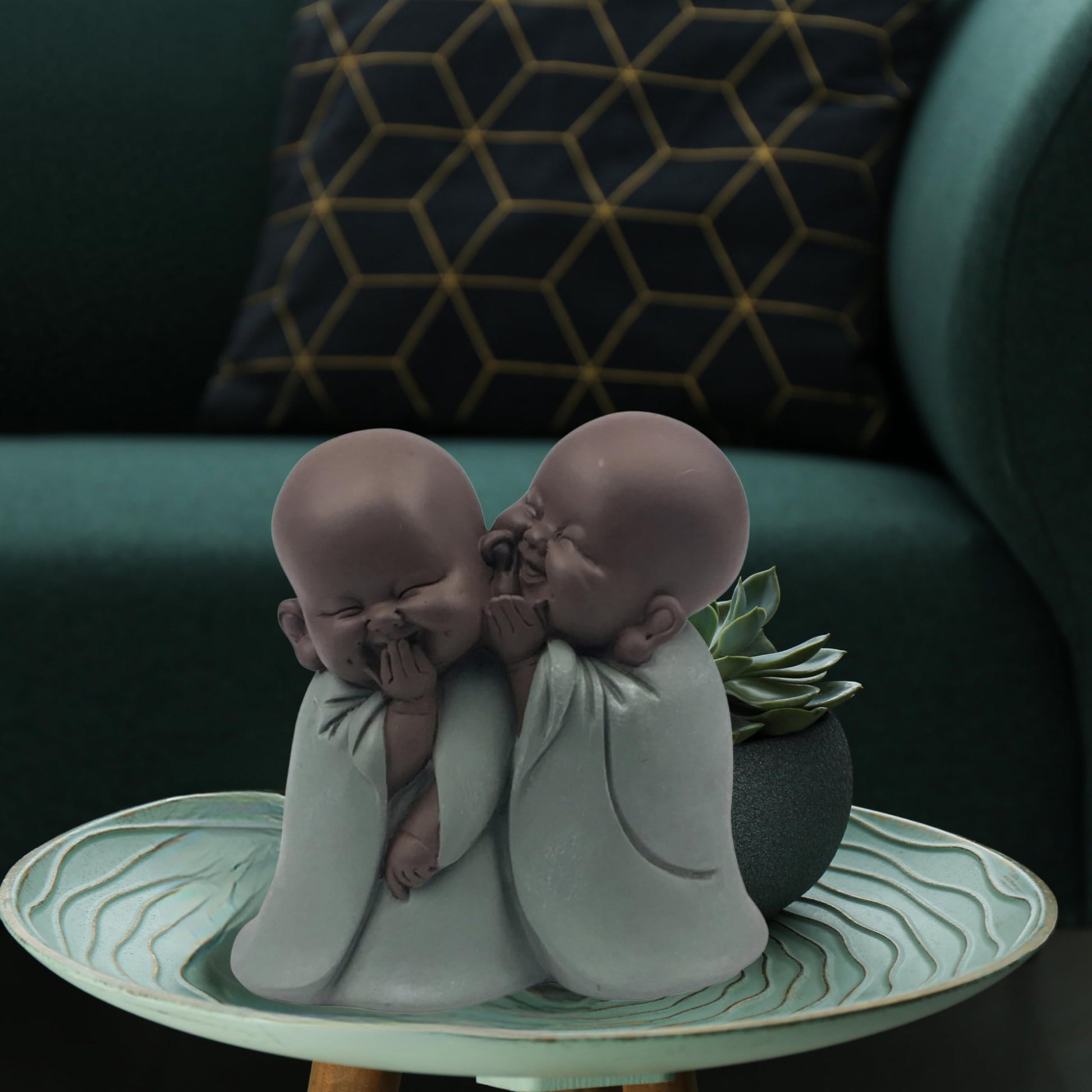 Statuette Bonze Chuchoteur – Porte Bonheur - Décoration Zen et Feng Shui – pour Créer Une Ambiance Relaxante et Spirituelle – Idée Cadeau – Hauteur: 12cm – Vert et Marron – Zen’Light