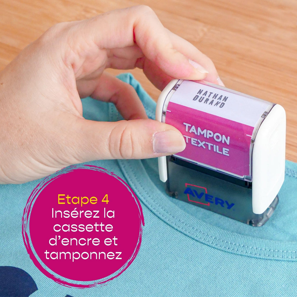 Avery Tampon Encreur Personnalisable Pour Enfants Et Adultes - Personnalisable 288 caractères - Résistant Au Lavage - Avec Encre Indélébile - Polyvalent Jusqu'à 60°C